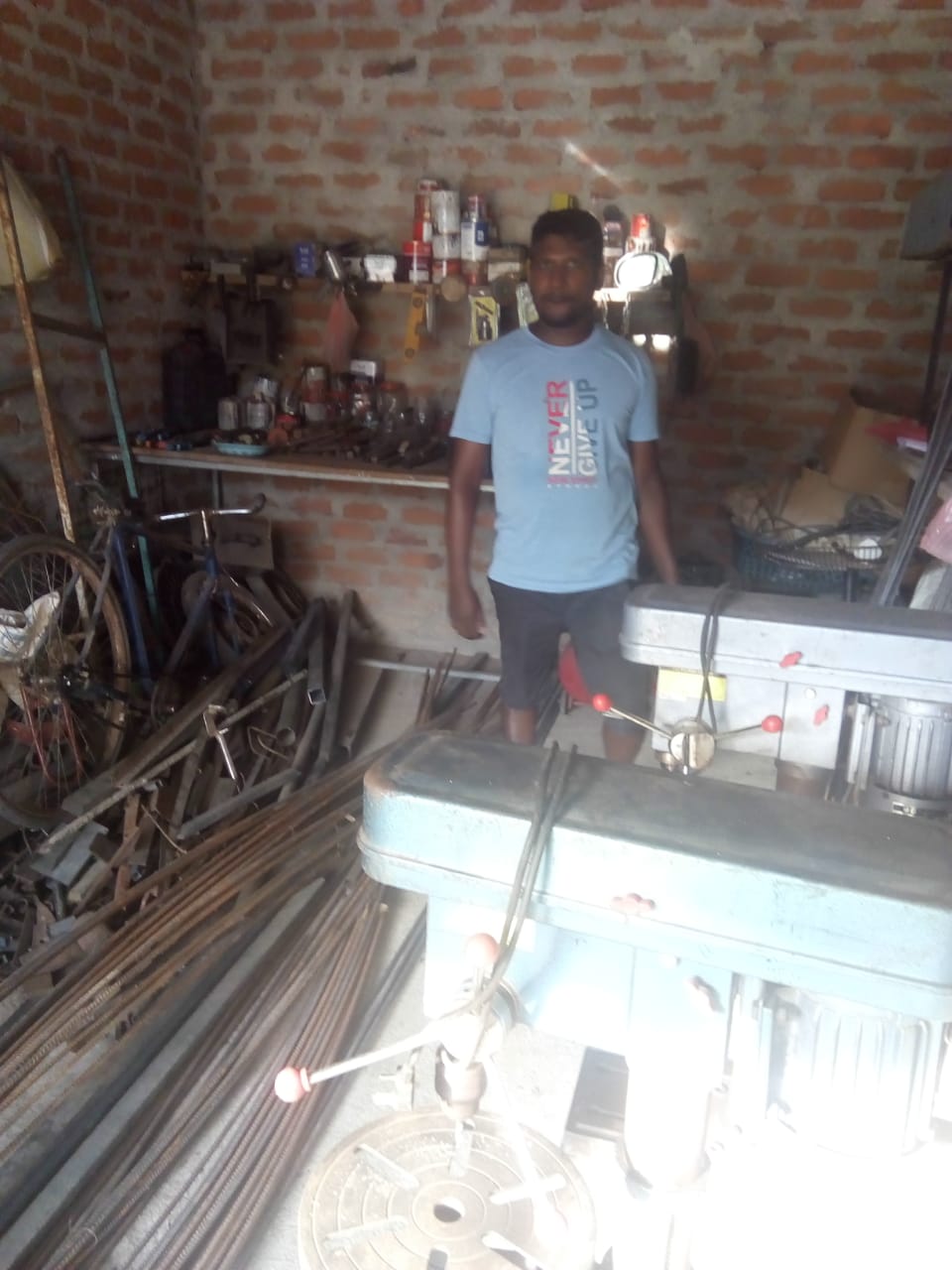 දර්ශන අයන් වර්කස්