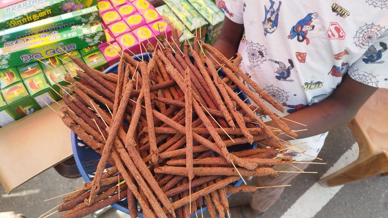 හසරැල් හඳුන්කූරු නිෂ්පාදන