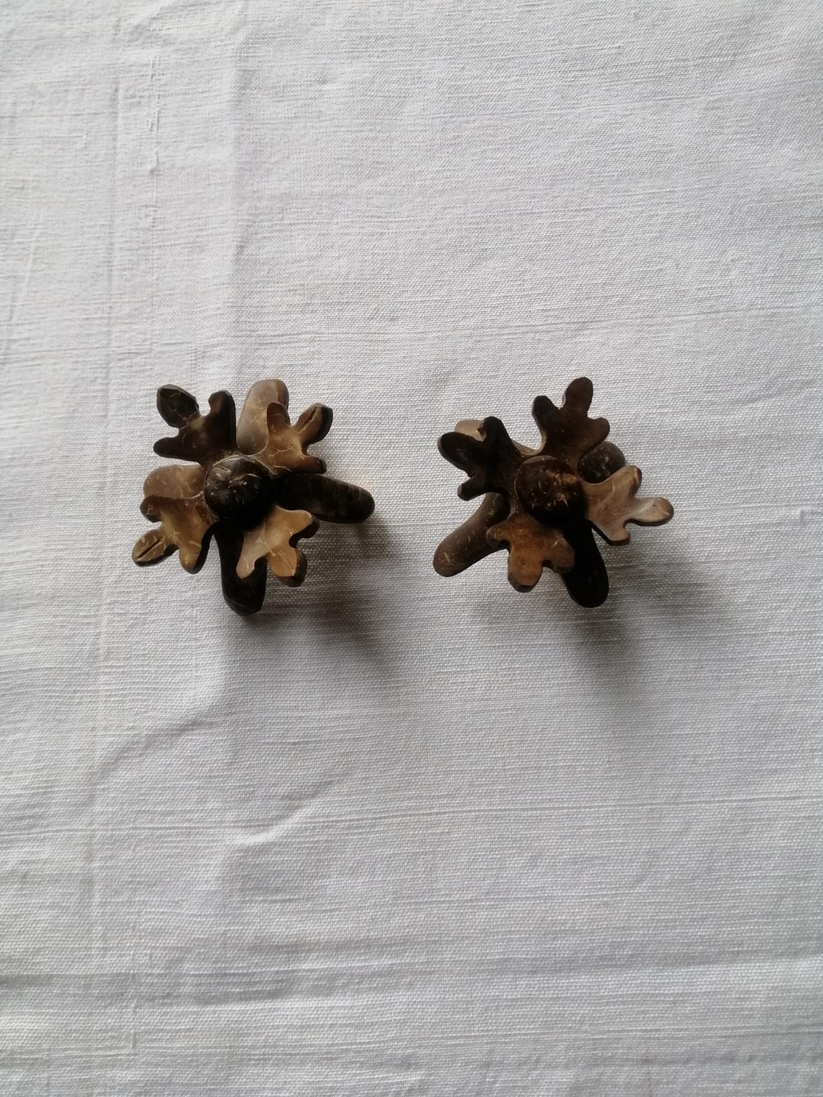 පොල් කටු ආශ්රිත නිර්මාණ