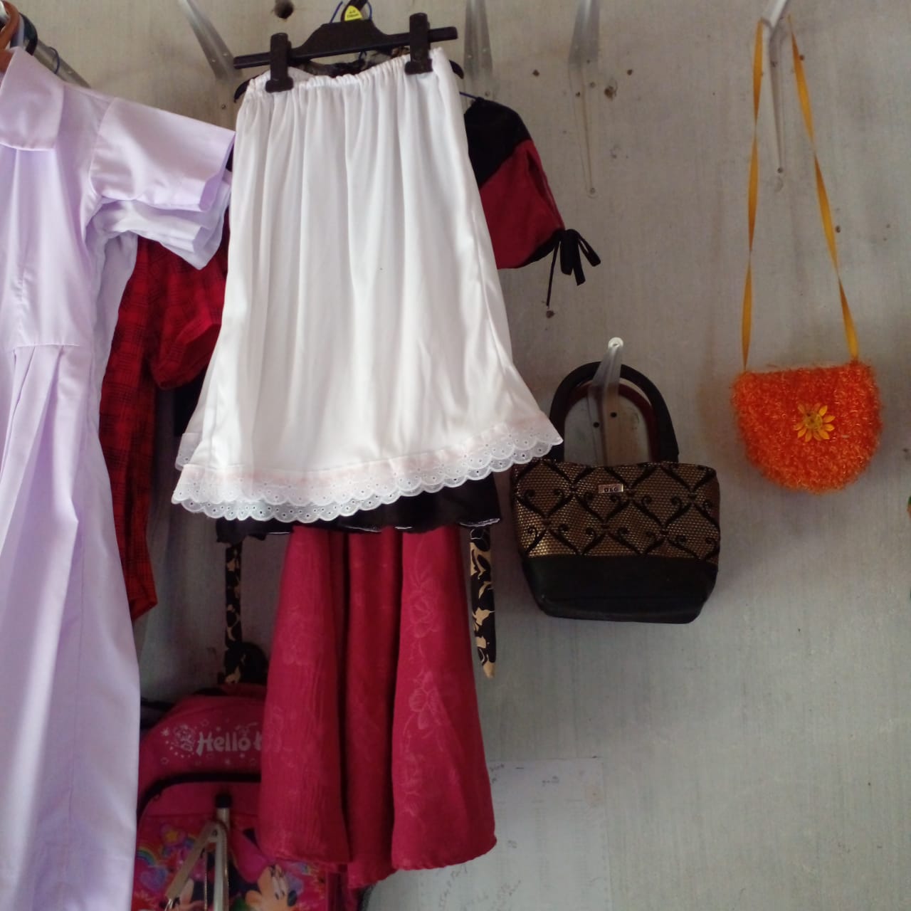 රූ නිෂ්පාදන