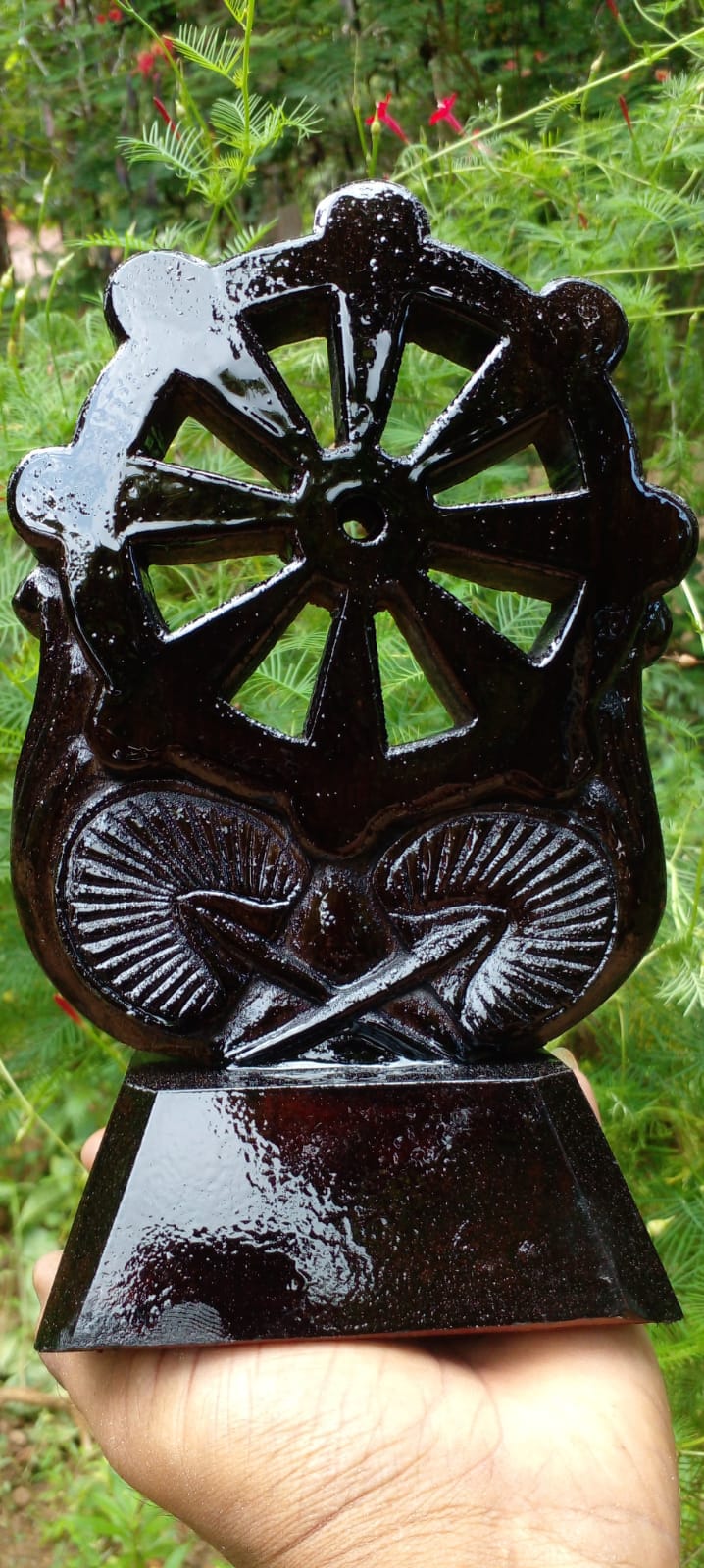 ලී කැටයම් නිෂ්පාදන