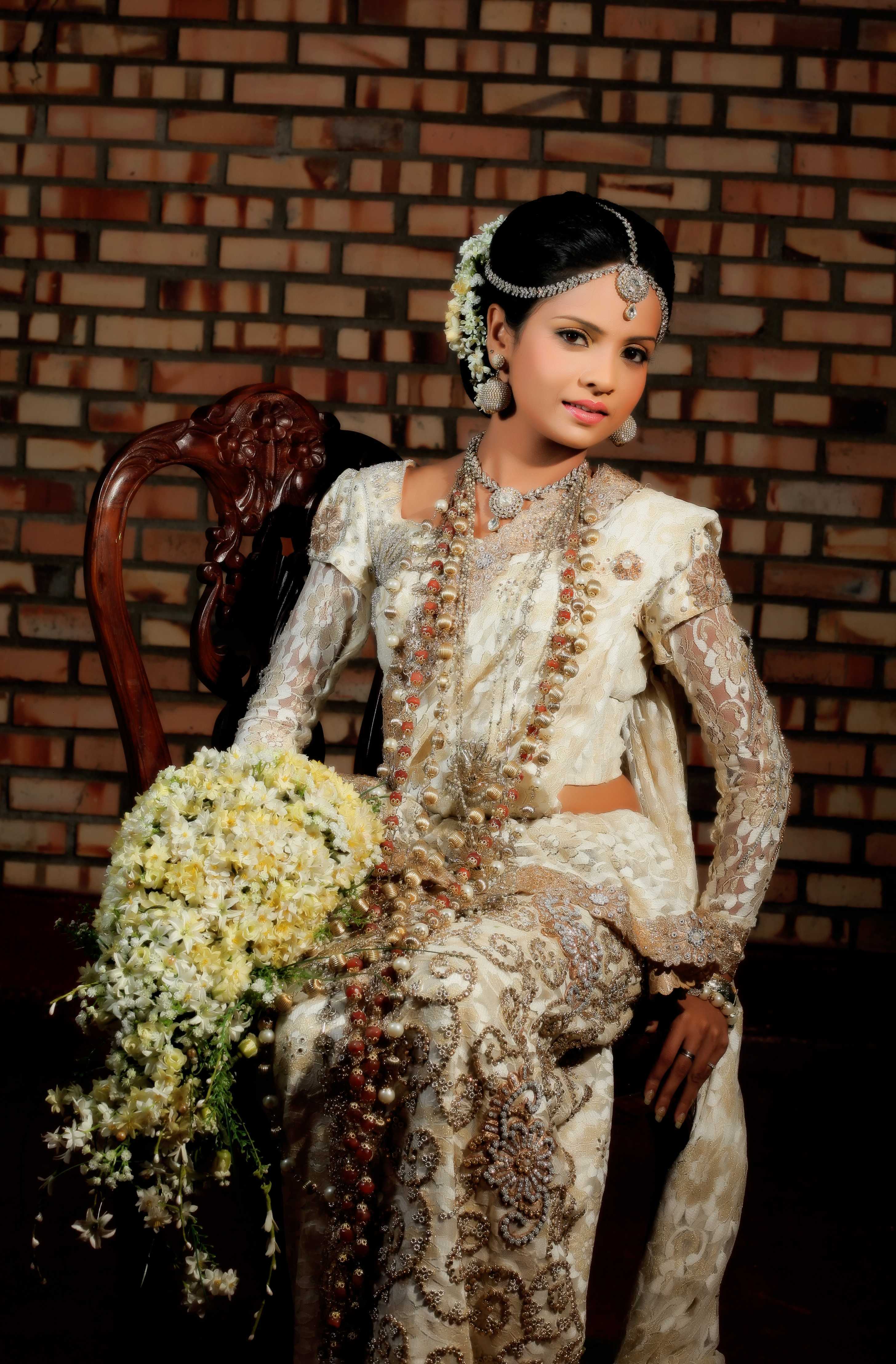 oneli salon &amp; Bridal