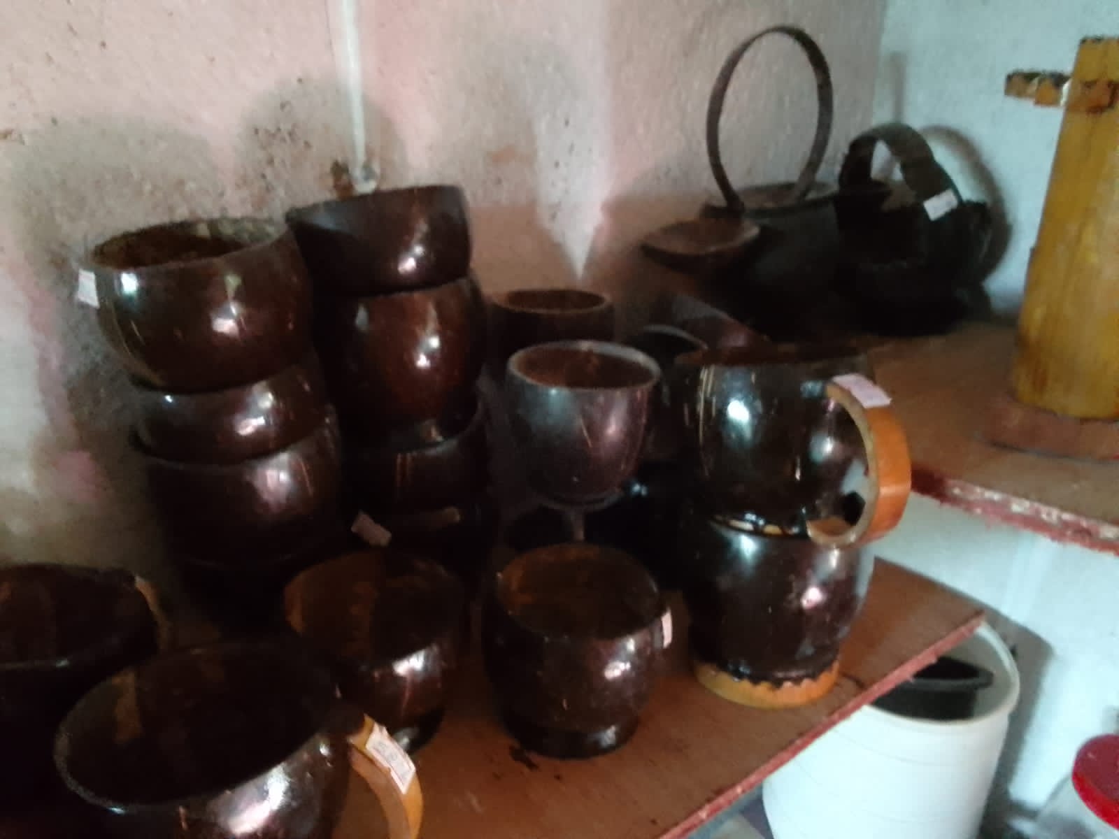 (රේණු) පොල් කටු ආශ්ර්ර්ර්ර්රිත විසිතුරු නිෂ්පාදන