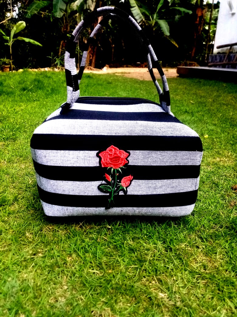 නිල්මිණී බෑග් හා තිරරෙදි නිෂ්පාදන