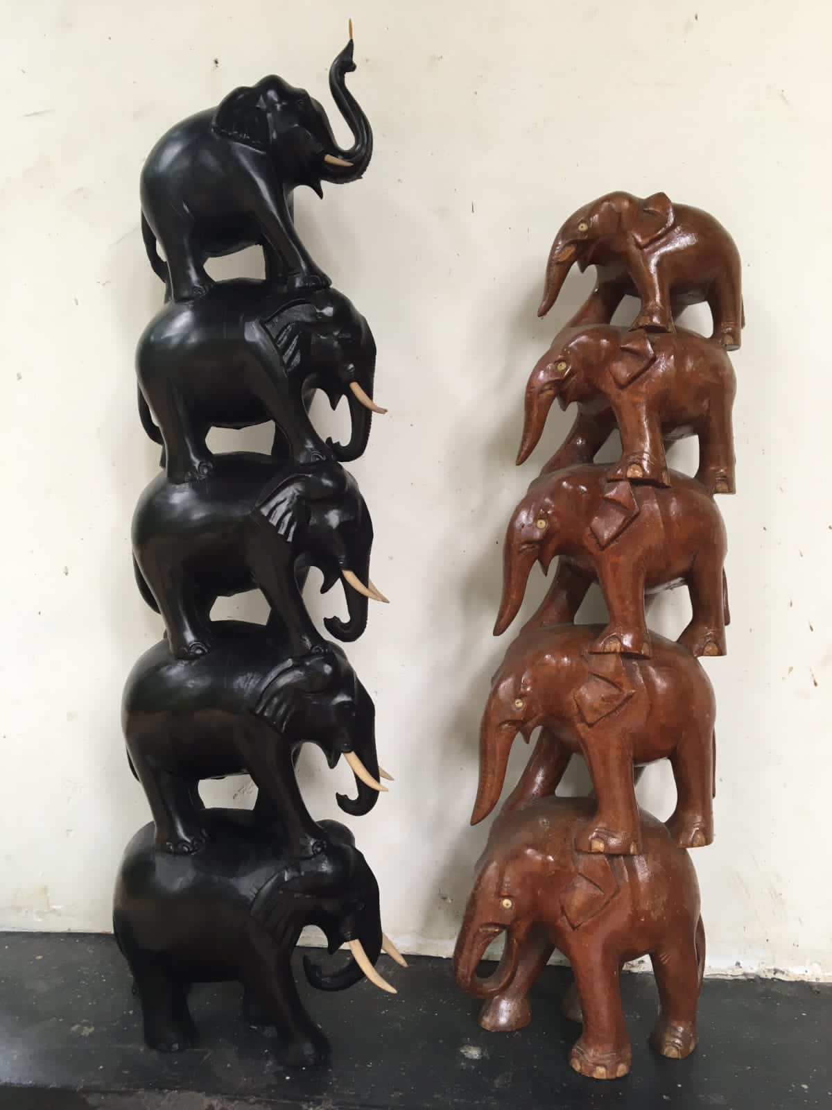 ලී කැටයම් නිෂ්පාදන