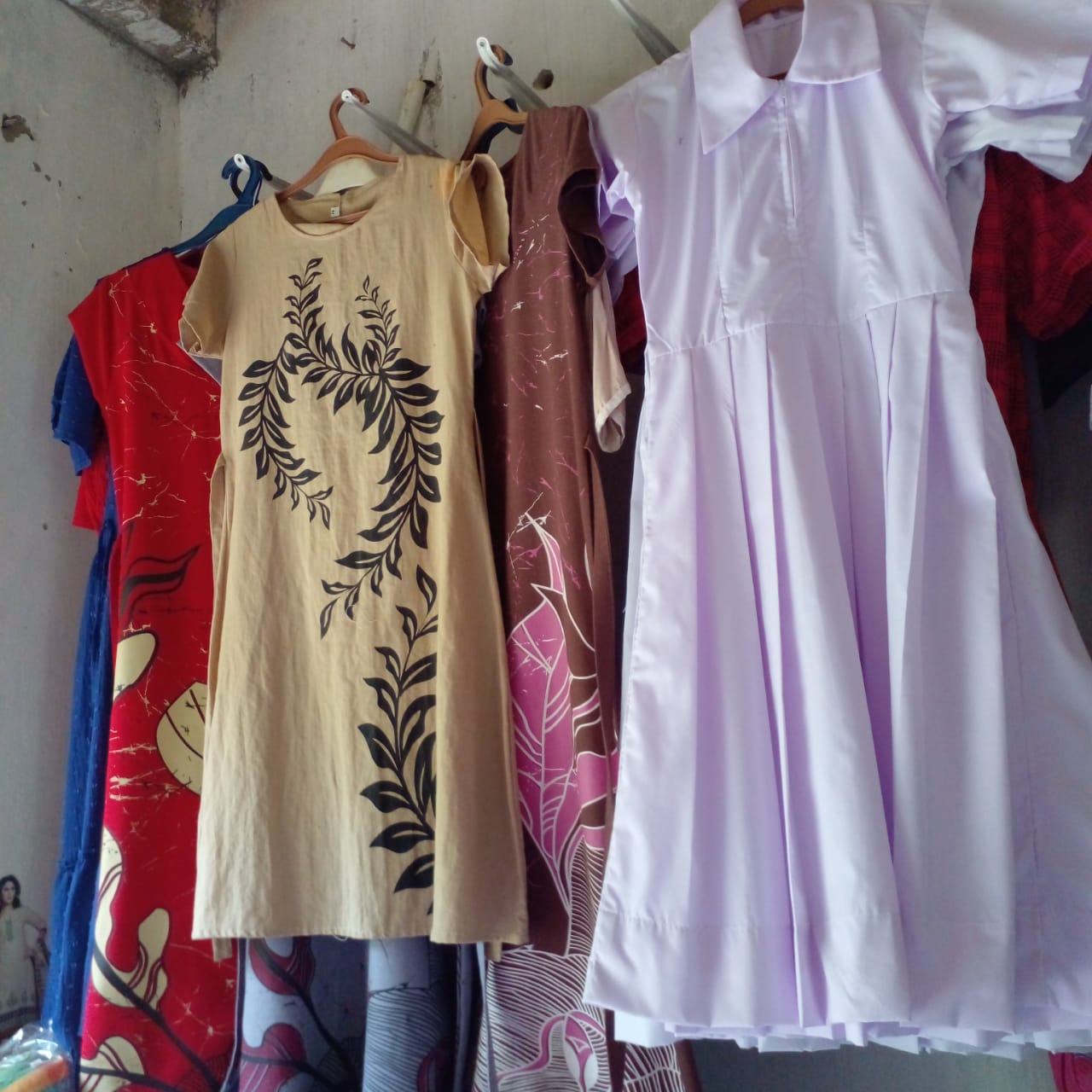 රූ නිෂ්පාදන