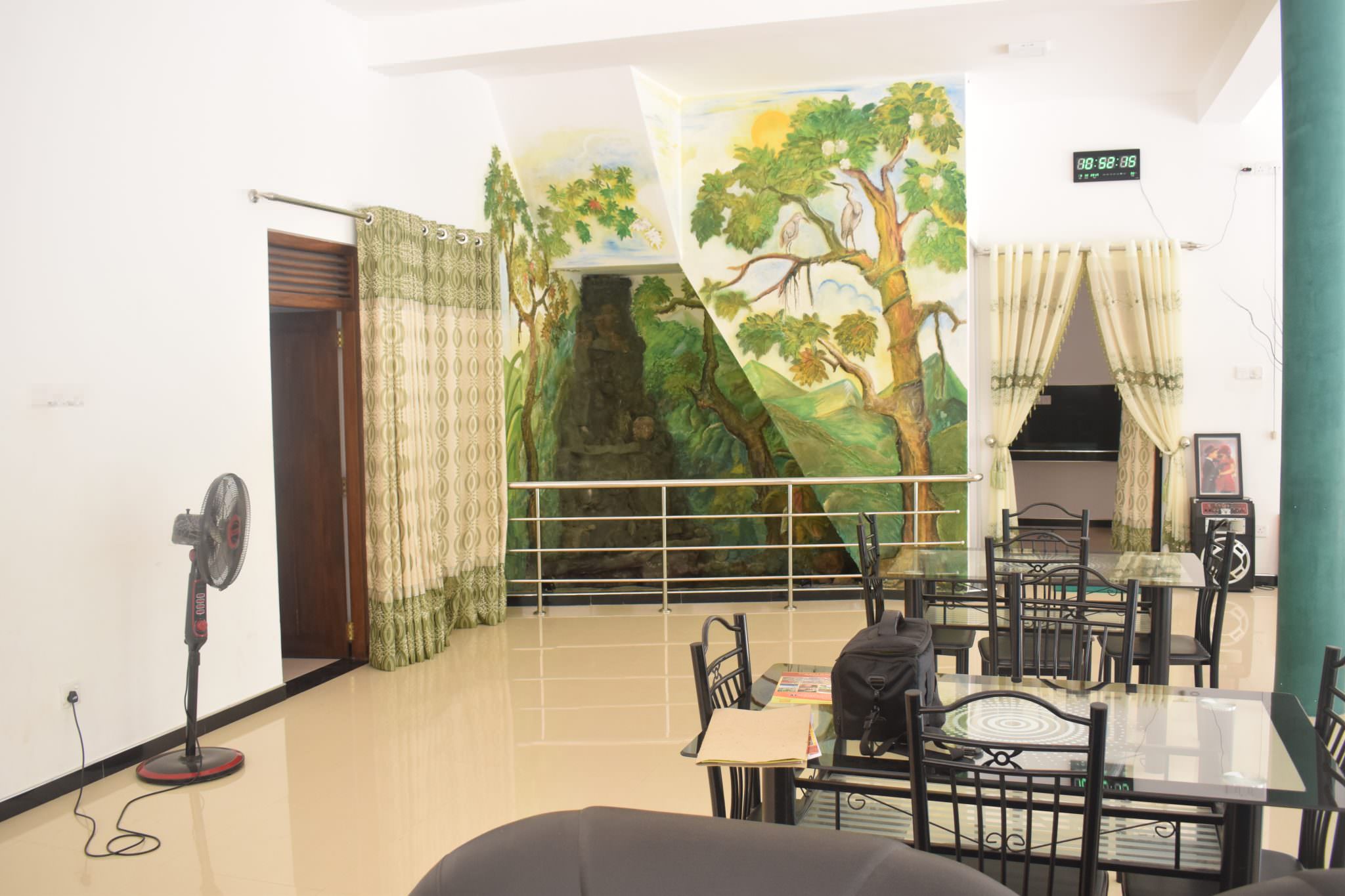 SRI SANDA HOLIDAY INN