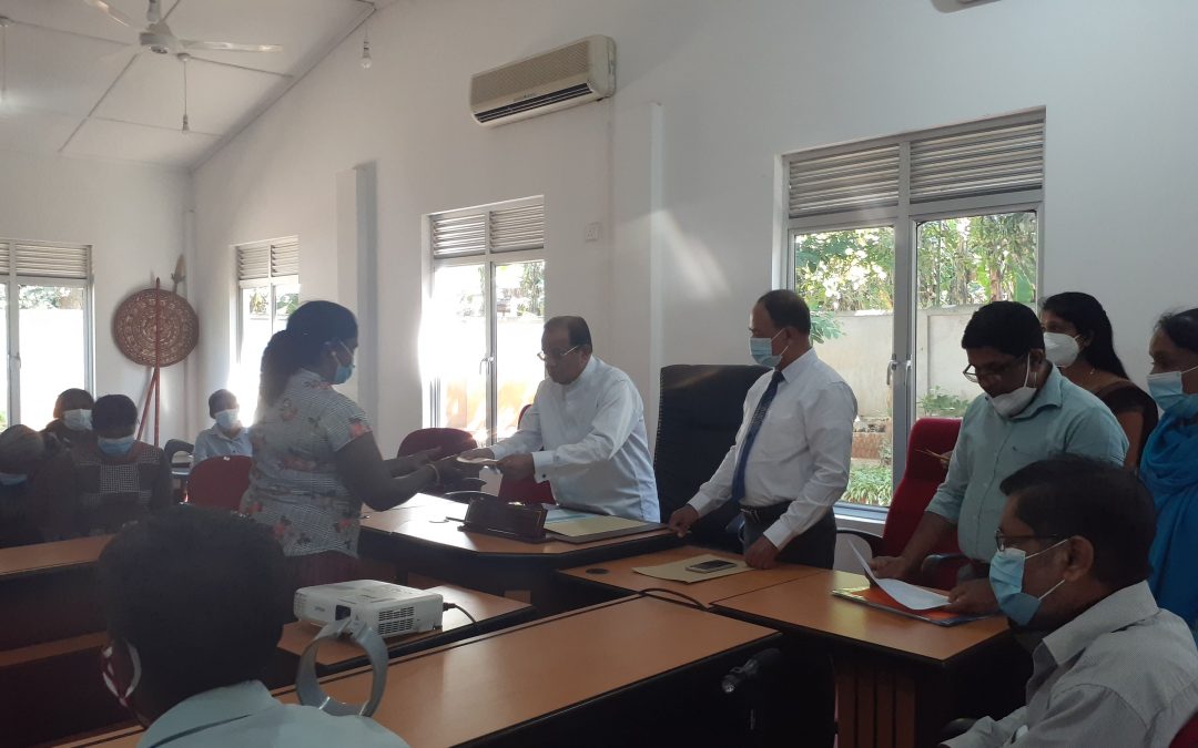 ඌව පළාතේ ස්ථිර පදිංචි දරිද්‍රතාවයට මුහුණ පා සිටින පවුල් හෝ පුද්ගලයන්ට මුල්‍යමය සහන සැලසීමට