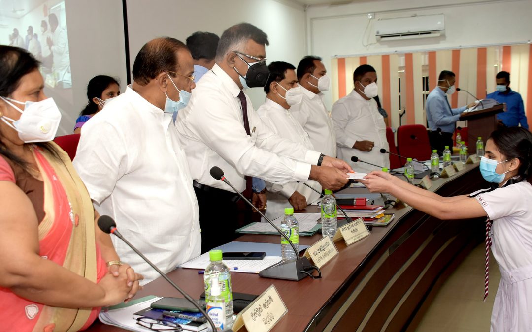 බදුල්ල දිස්ත්‍රික්කයේ 2019 වර්ෂයේ අ.පො.ස.(සා/පෙළ) හා අ.පො.ස.(උ/පෙළ) විශිෂ්ඨ ලෙස සමත්වූ දරුවන් සඳහා ශිෂ්‍යත්ව ප්‍රදානය