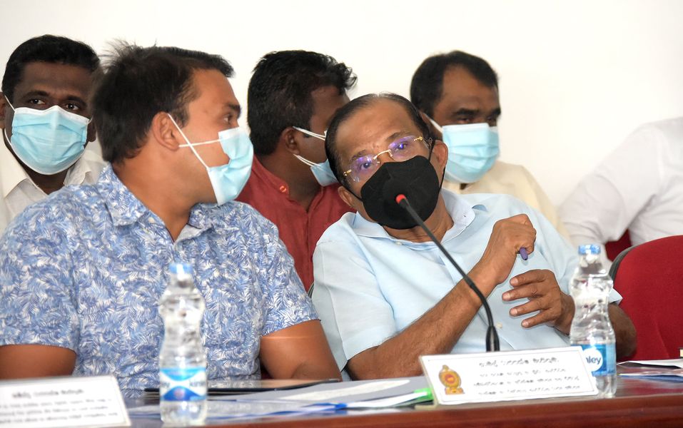 මොණරාගල දිස්ත්‍රික්කයේ ක්‍රියාත්මක මහා පරිමාණ සංවර්ධන ව්‍යාපෘති පිළිබඳ ප්‍රගති සමාලෝචන රැස්වීම