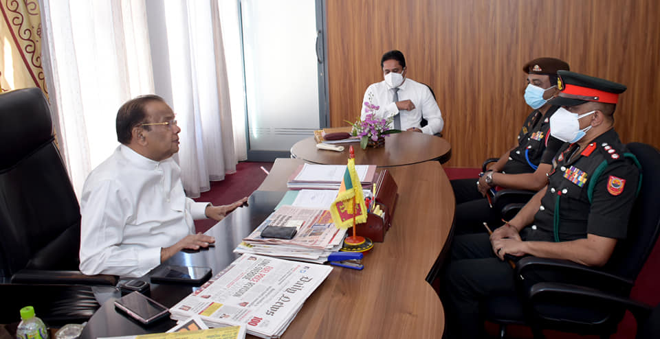 12 වන බල සේනා මූලස්ථානයේ නව බල සේනාධිපති වශයෙන් පත් වූ කර්නල් චන්දිම කුමාරසිංහ මහතා සමග සුහද පිළිසඳර