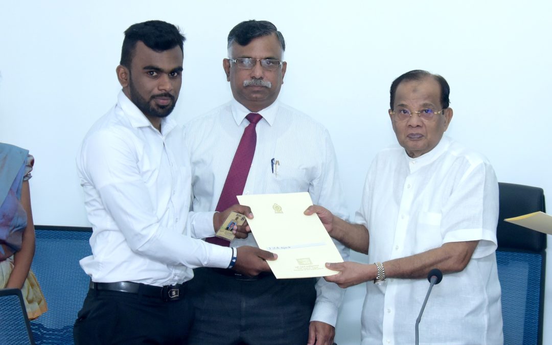 අධ්‍යාපනවේදී උපාධිධාරීන් 21 දෙනෙකුට ගුරු පත්වීම් පිරිනැමීම