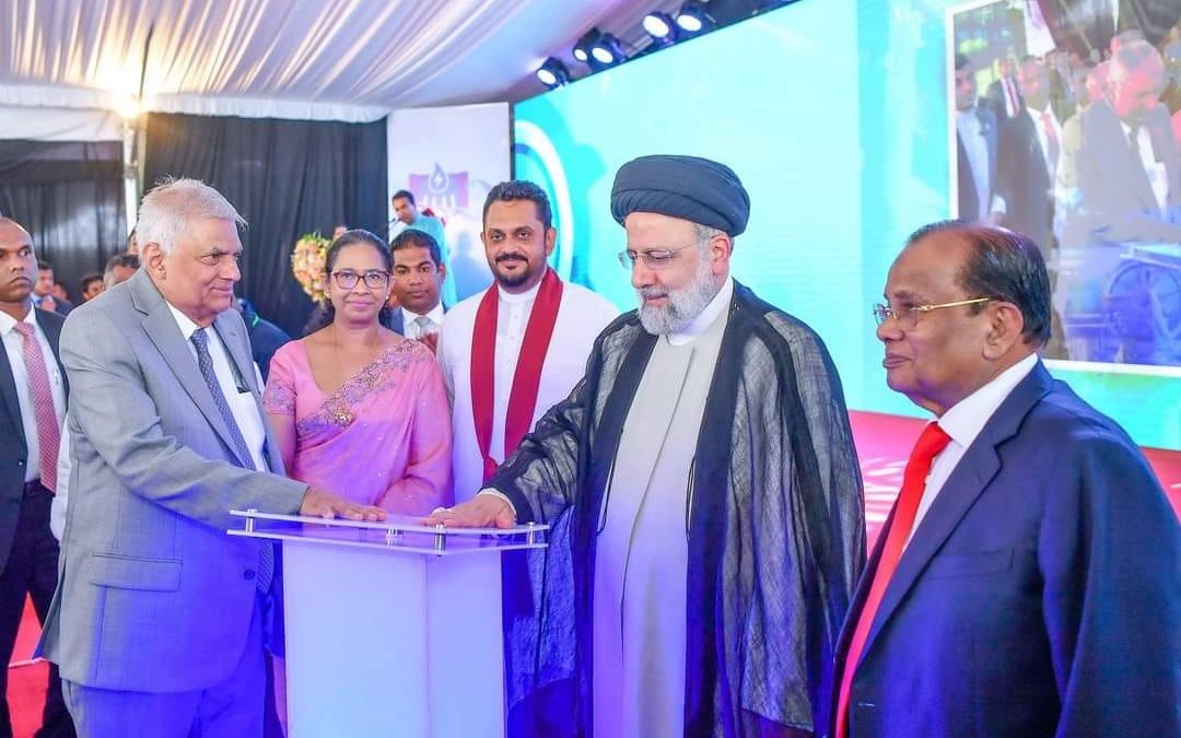 උමා දිය ජනනි” බහුකාර්ය සංවර්ධන ව්‍යාපෘතිය ඉරාන – ශ්‍රී ලංකා ජනාධිපතිවරුන්ගේ සුරතින් අද (24) පෙරවරුවේ ජනතා අයිතියට පත් කෙරිණි.