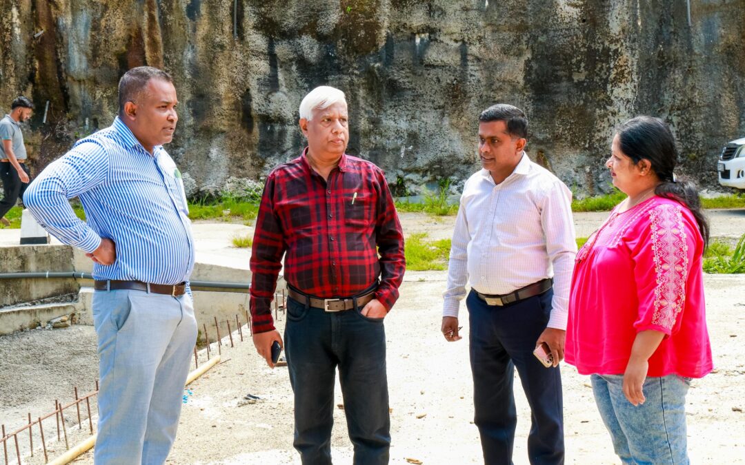 උමා ඔය බහුකාර්ය ව්‍යාපෘතියේ ක්ෂේත්‍ර චාරිකාවක නිරත විය