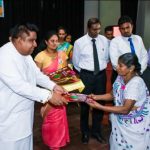 දීමනා පත්‍ර හා බලපත්‍ර බෙදාදීම