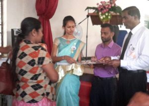 දීමනා පත්‍ර හා බලපත්‍ර බෙදාදීම